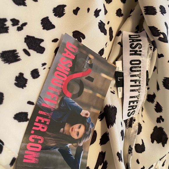 Cow Print 🖤 Cinched Waist, Flattering Top. Dash Outfitters, NWT - Picture 8 of 11